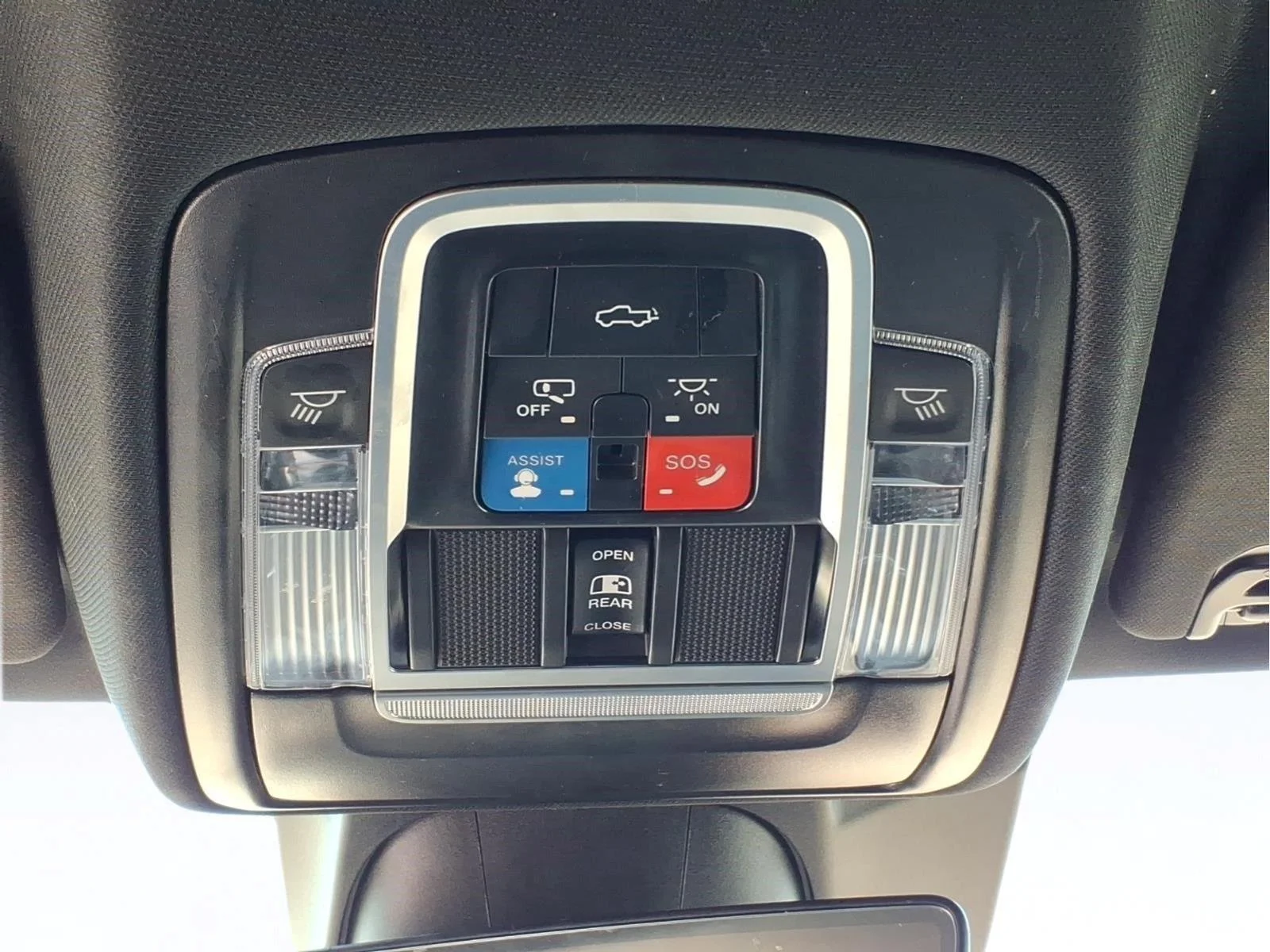 Used 2024  Ram Laramie image 15