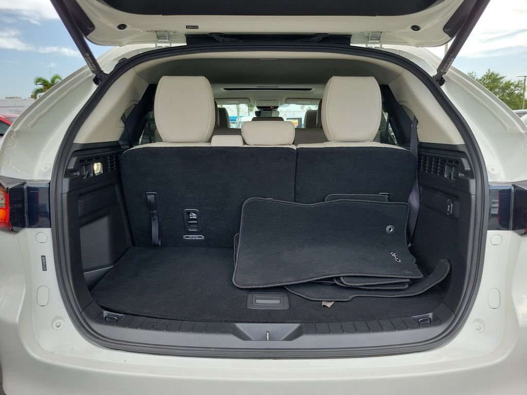 Used 2024 White Mazda Preferred image 6