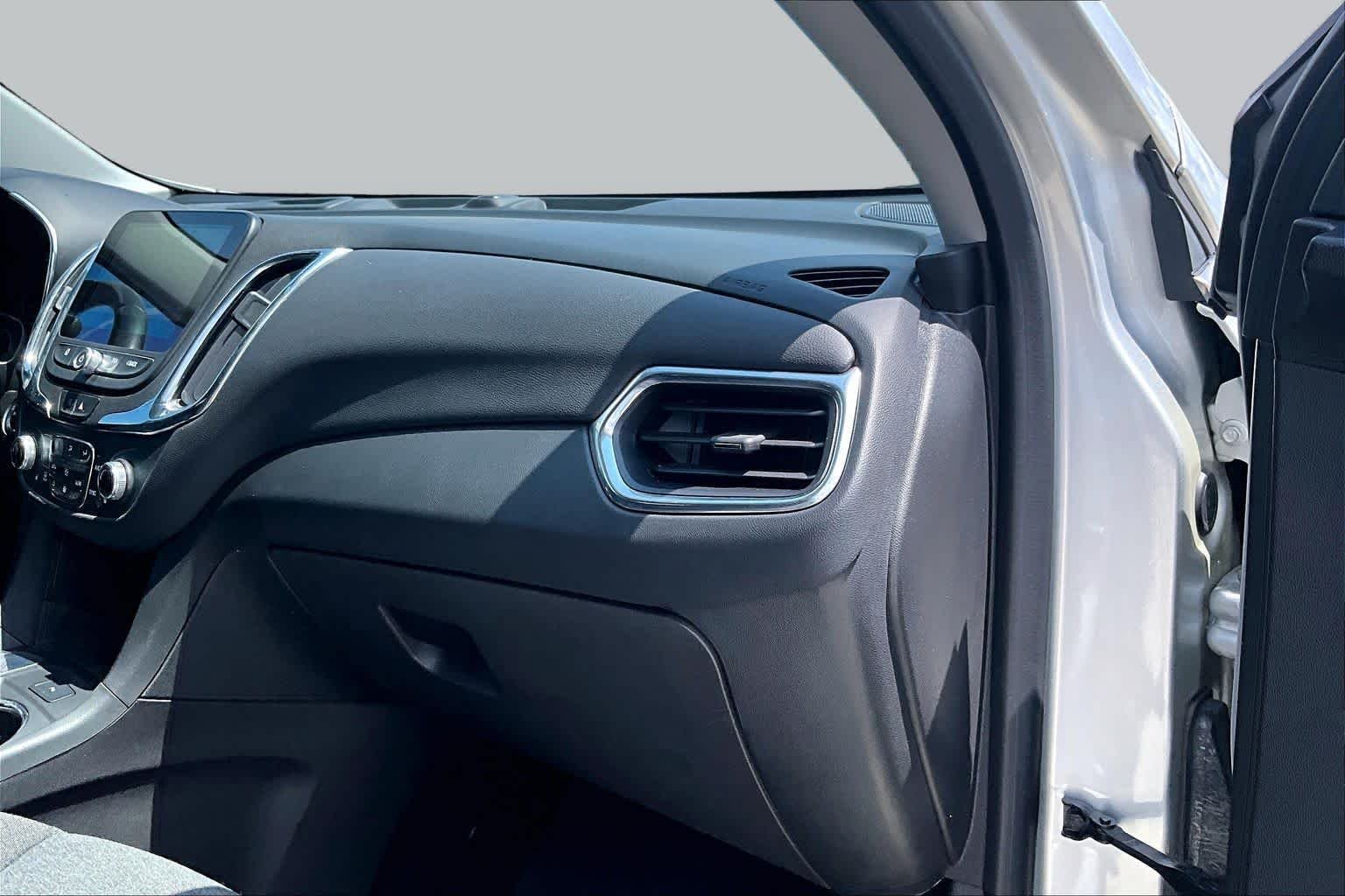 Used 2022 Silver Ice Metallic Chevrolet LT image 17