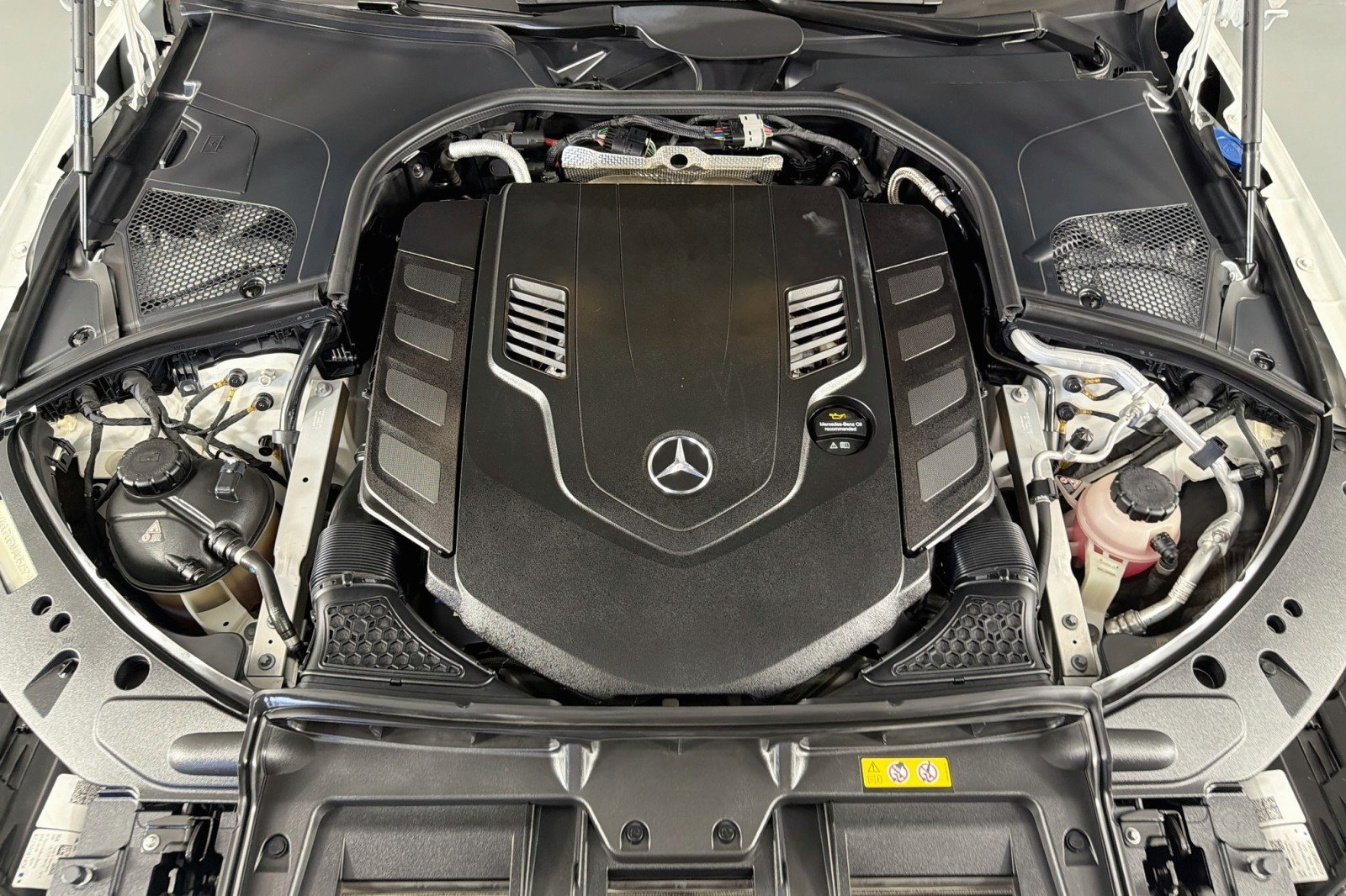 Certified Used 2021 designo Diamond White Mercedes-Benz S 580 image 12