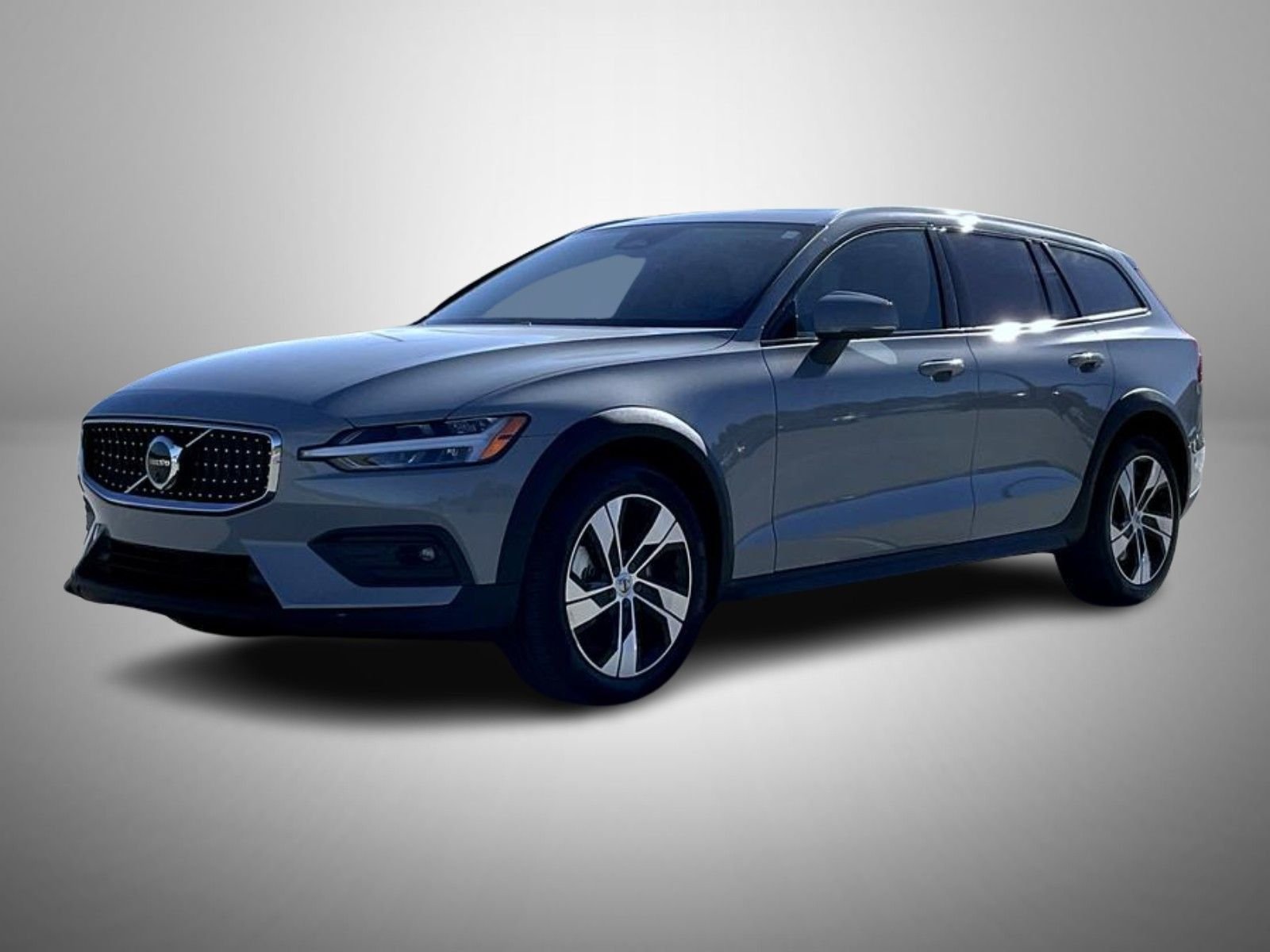 2025 Volvo V60 Cross Country B5 Plus AWD's photo
