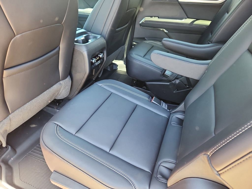 2026 GMC Acadia Elevation - Photo 9