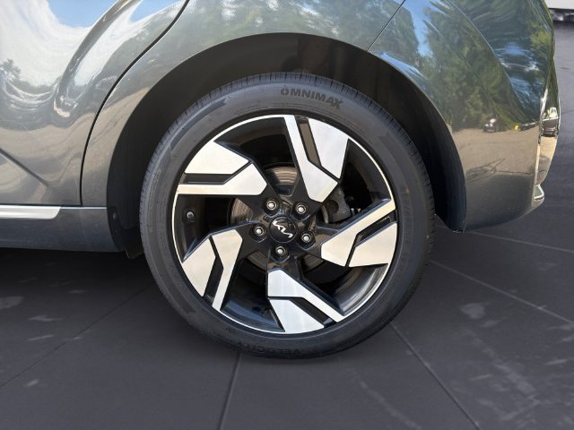 Used 2024 Gravity Gray Kia GT-Line image 43
