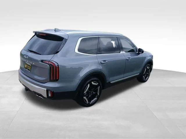 Used 2024 Silver Kia EX image 3