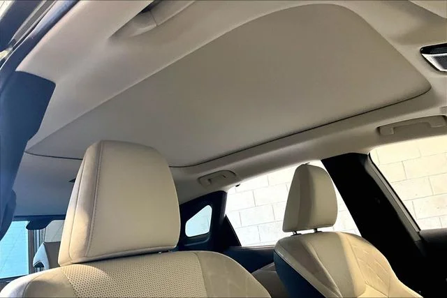 Certified Used 2024 NORI GREEN PEARL Lexus Luxury image 27