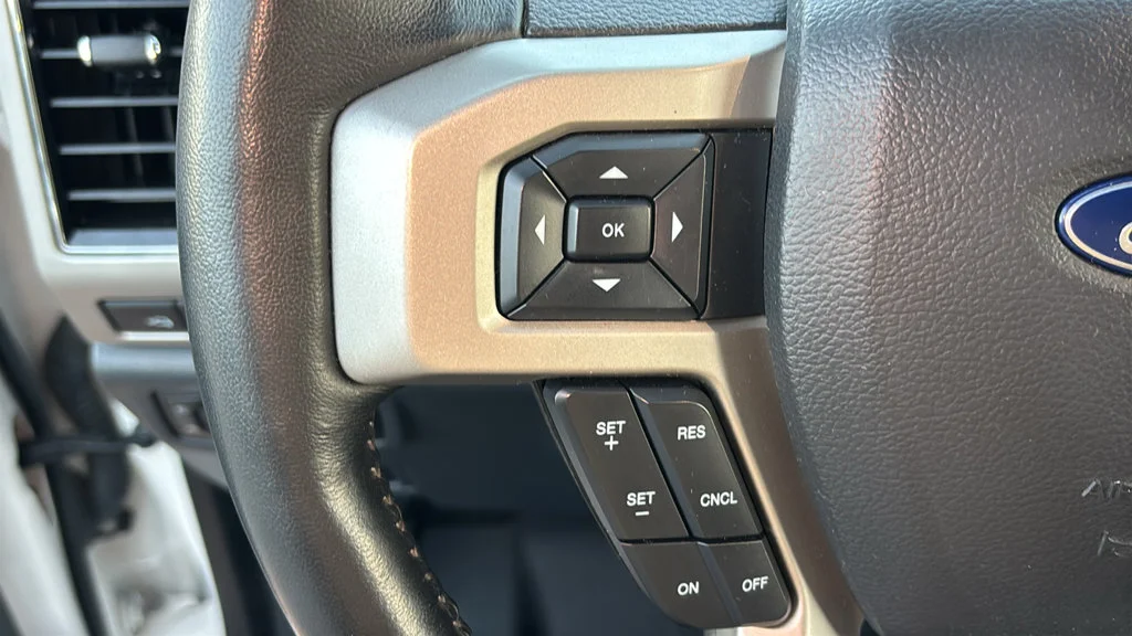 Used 2022 White Ford Lariat image 15