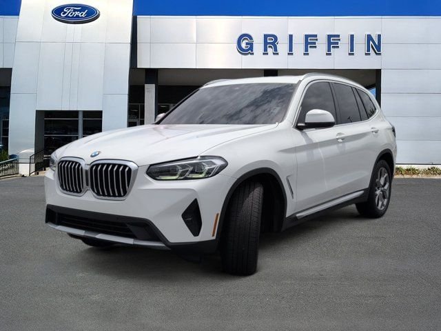 Used 2022 White BMW sDrive30i image 11