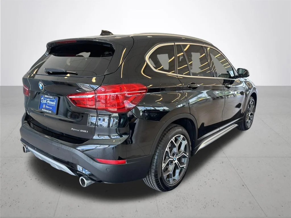 Used 2021 Black BMW xDrive28i image 7