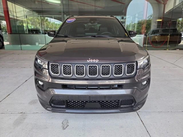 Used 2023 Gray Jeep Latitude Lux image 19