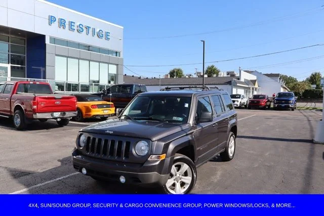 Used 2014 Granite Crystal Clearcoat Metallic Jeep Latitude image 1
