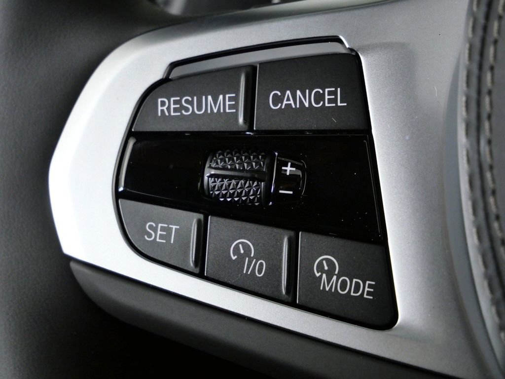 Used 2026 Skyscraper Grey Metallic BMW xDrive40i image 42
