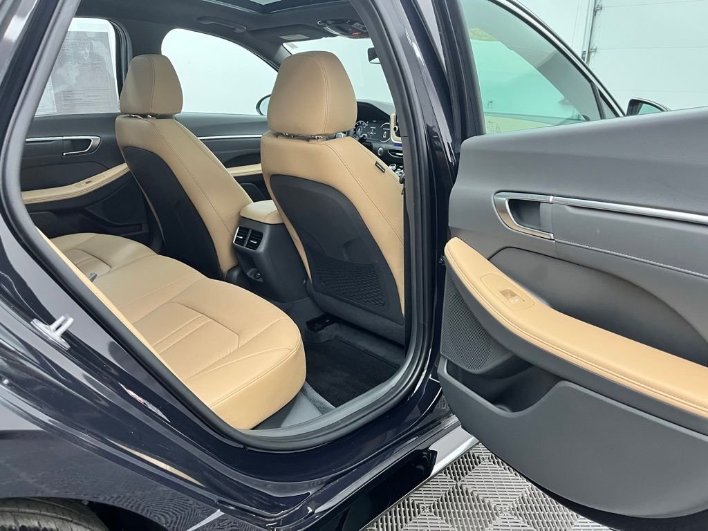 Used 2023 Carbon Blue Hyundai Limited image 34