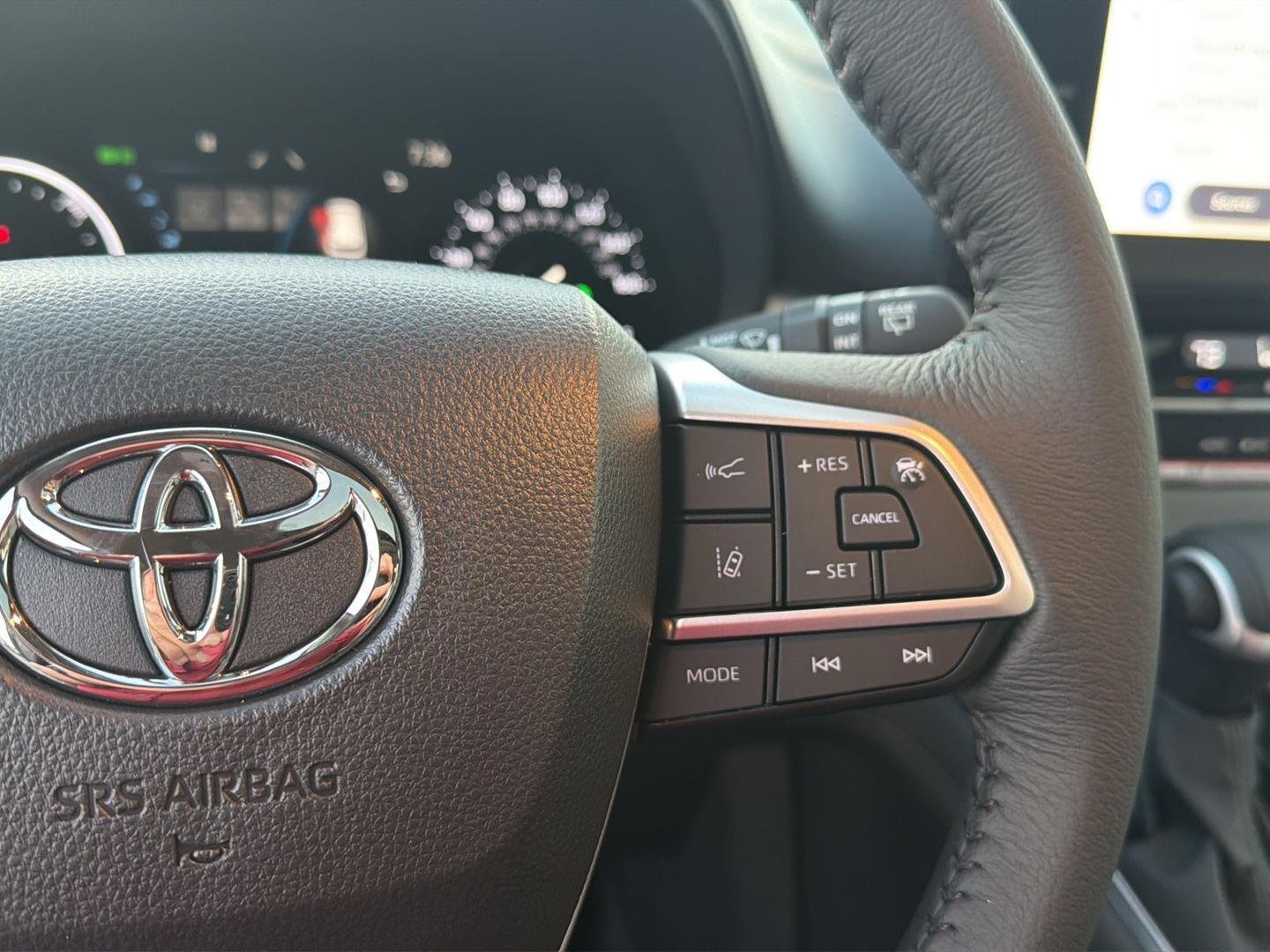New 2026 Heavy Metal Toyota XLE 8-Passenger image 21