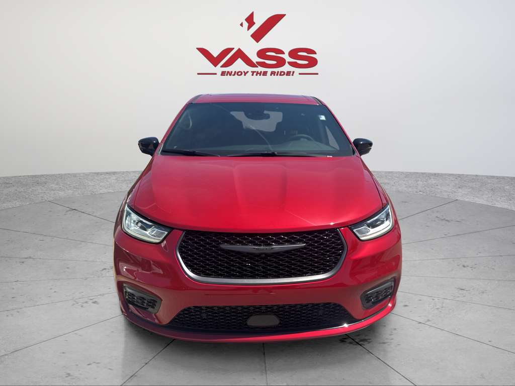 New 2026 Red Hot Pearl-Coat Exterior Paint Chrysler Select image 8