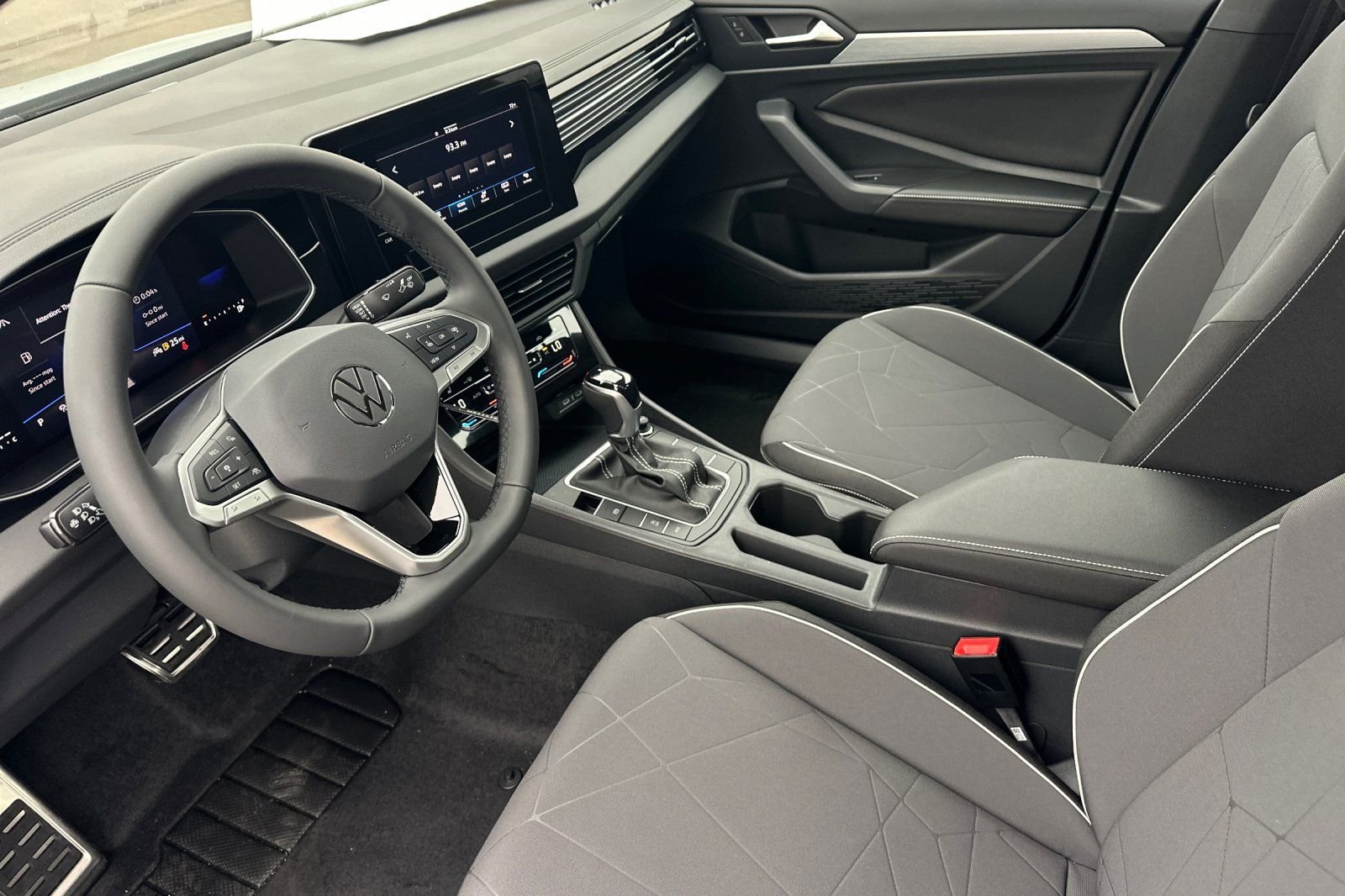 New 2026  Volkswagen 1.5T Sport image 10