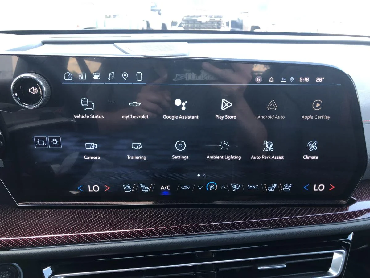 New 2026 Black Chevrolet Awd 4dr Rs image 17