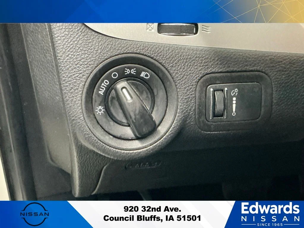Used 2020 White Dodge SE image 22
