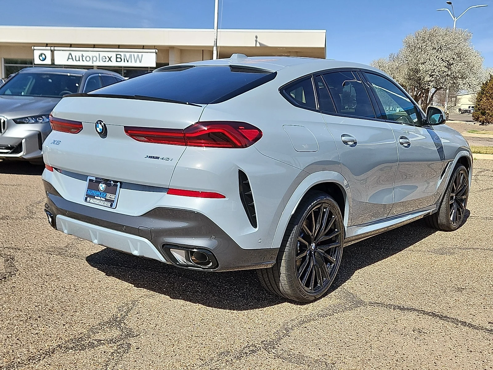 New 2026 Brooklyn Grey M BMW xDrive40i All-Wheel Drive Sports Activity image 3