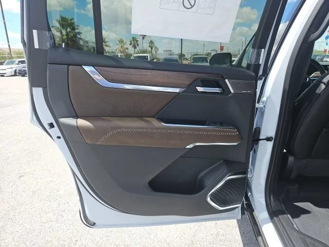 2026 GMC Acadia Denali Ultimate - Photo 16