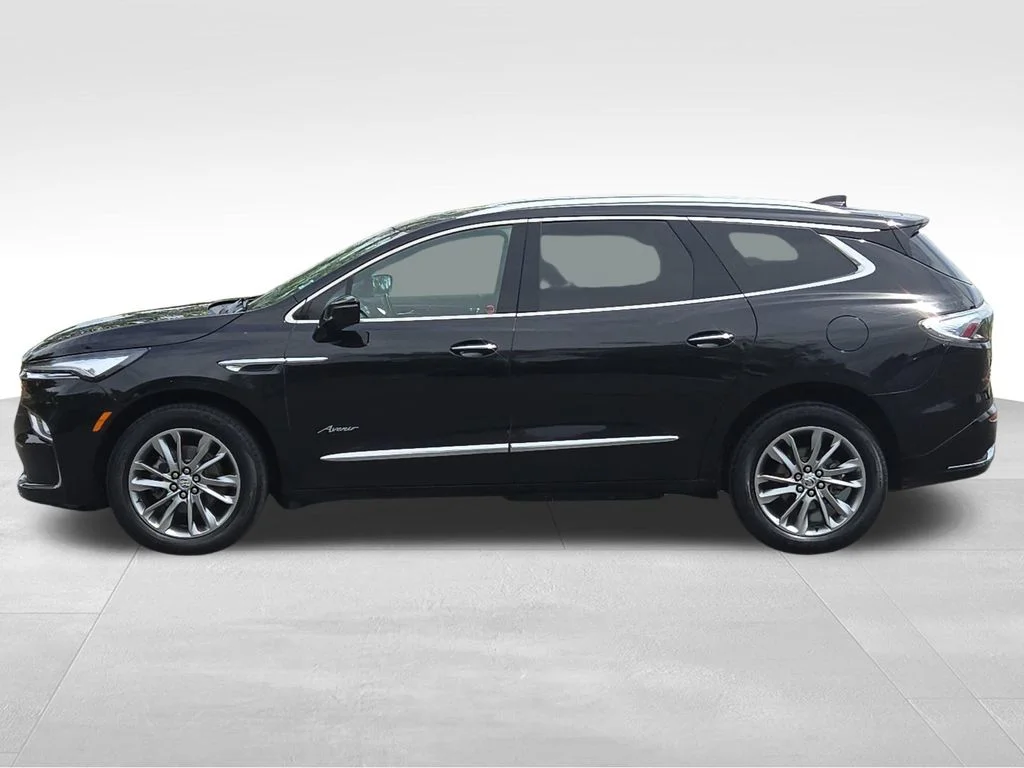 Used 2024  Buick Avenir image 14