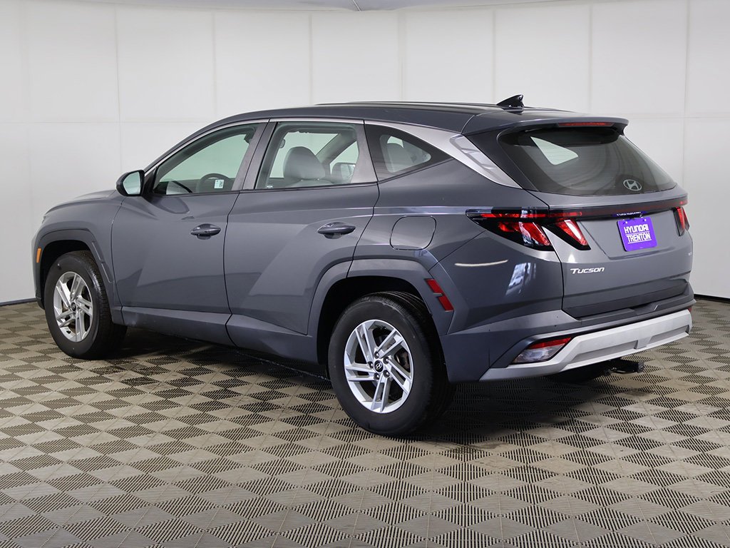 Certified Used 2025 Gray Hyundai SE image 7