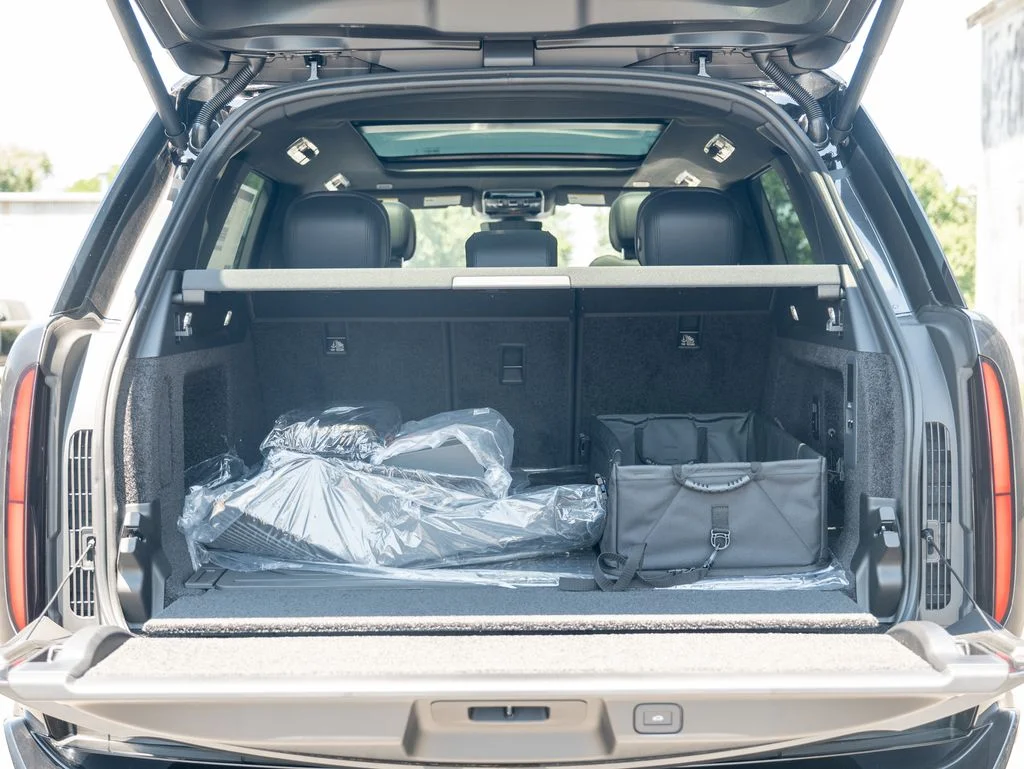 New 2026 Gray Land Rover SE image 25