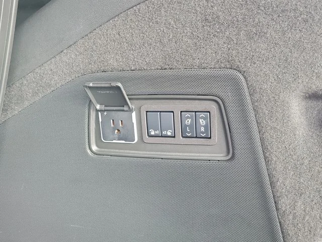 Used 2024 Black Cadillac Sport Platinum image 9