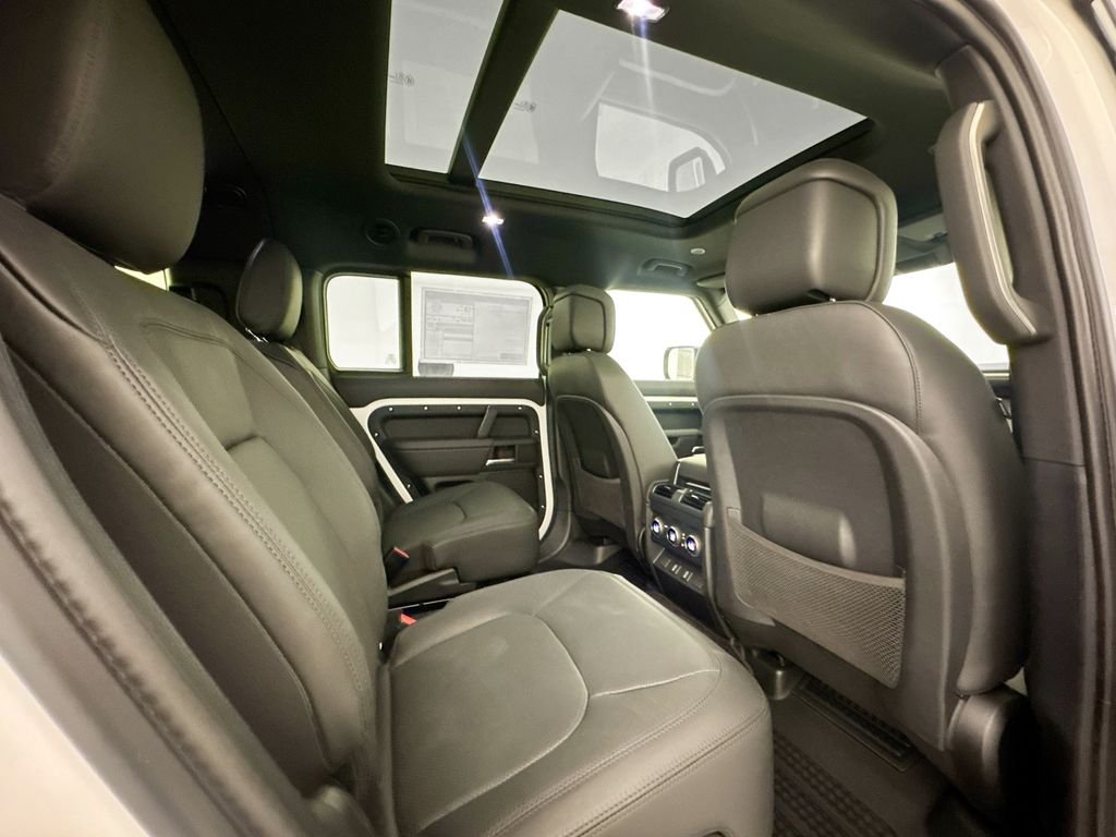 2026 Land Rover Defender X-Dynamic SE - Photo 27