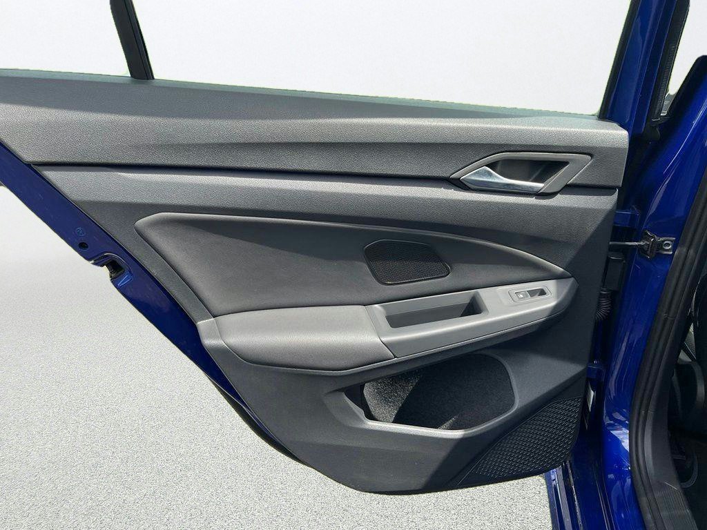 Used 2022 Blue Volkswagen 2.0T image 23