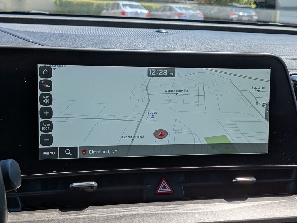 Used 2023 White Kia X-Line image 17