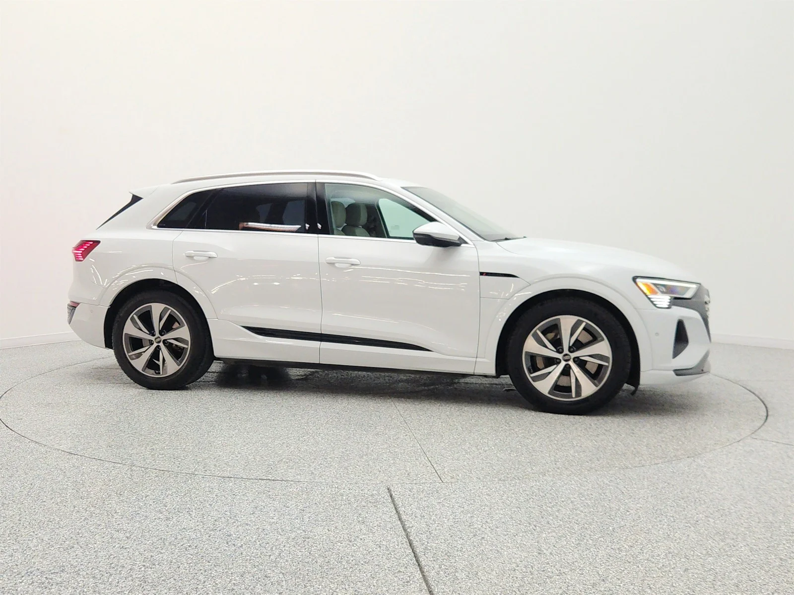 Used 2024 Glacier White Metallic Audi Premium Plus quattro image 4