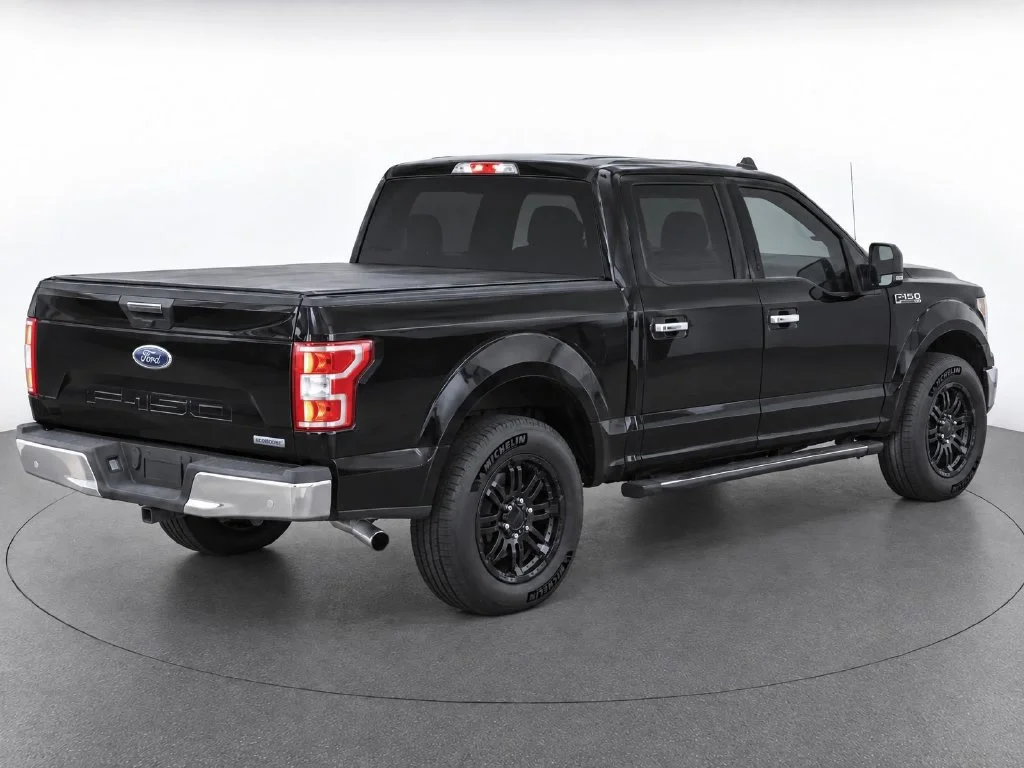 Used 2020 Black Ford XLT image 3