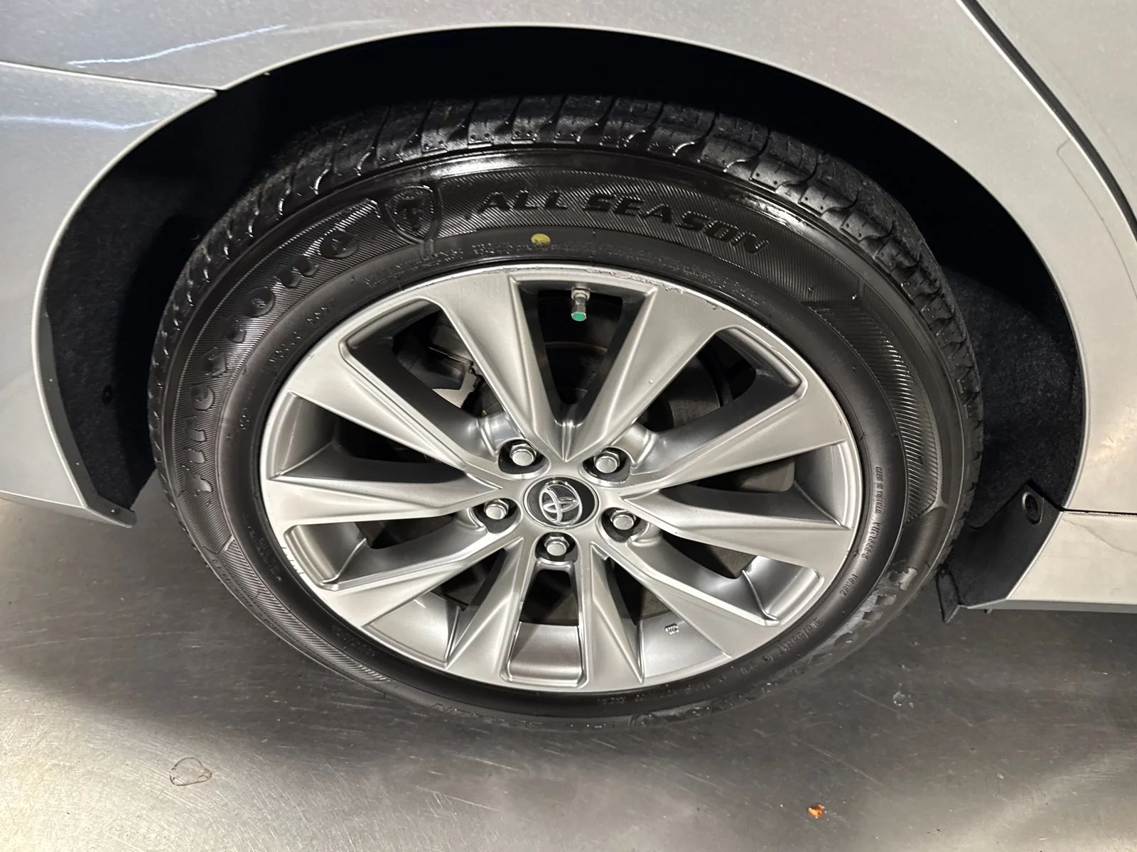 Used 2016 Celestial Silver Metallic Toyota XLE image 8