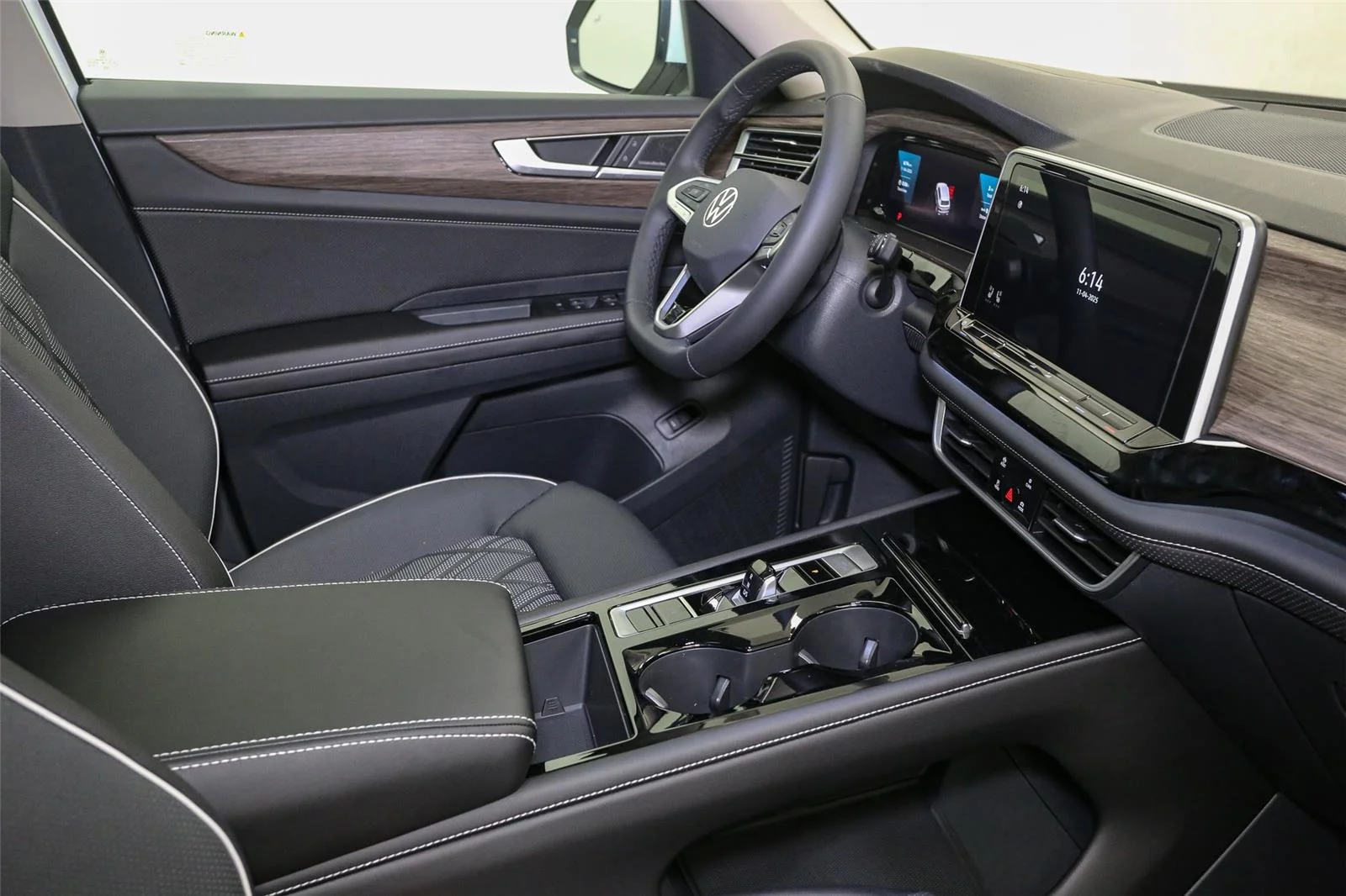 New 2026 Pure Gray Volkswagen 2.0T SEL Premium R-Line image 17