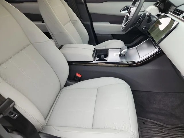 Used 2025 Black Land Rover Dynamic SE image 14