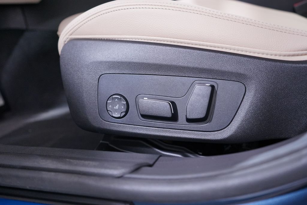 New 2026 Blue Metallic BMW 330i image 8