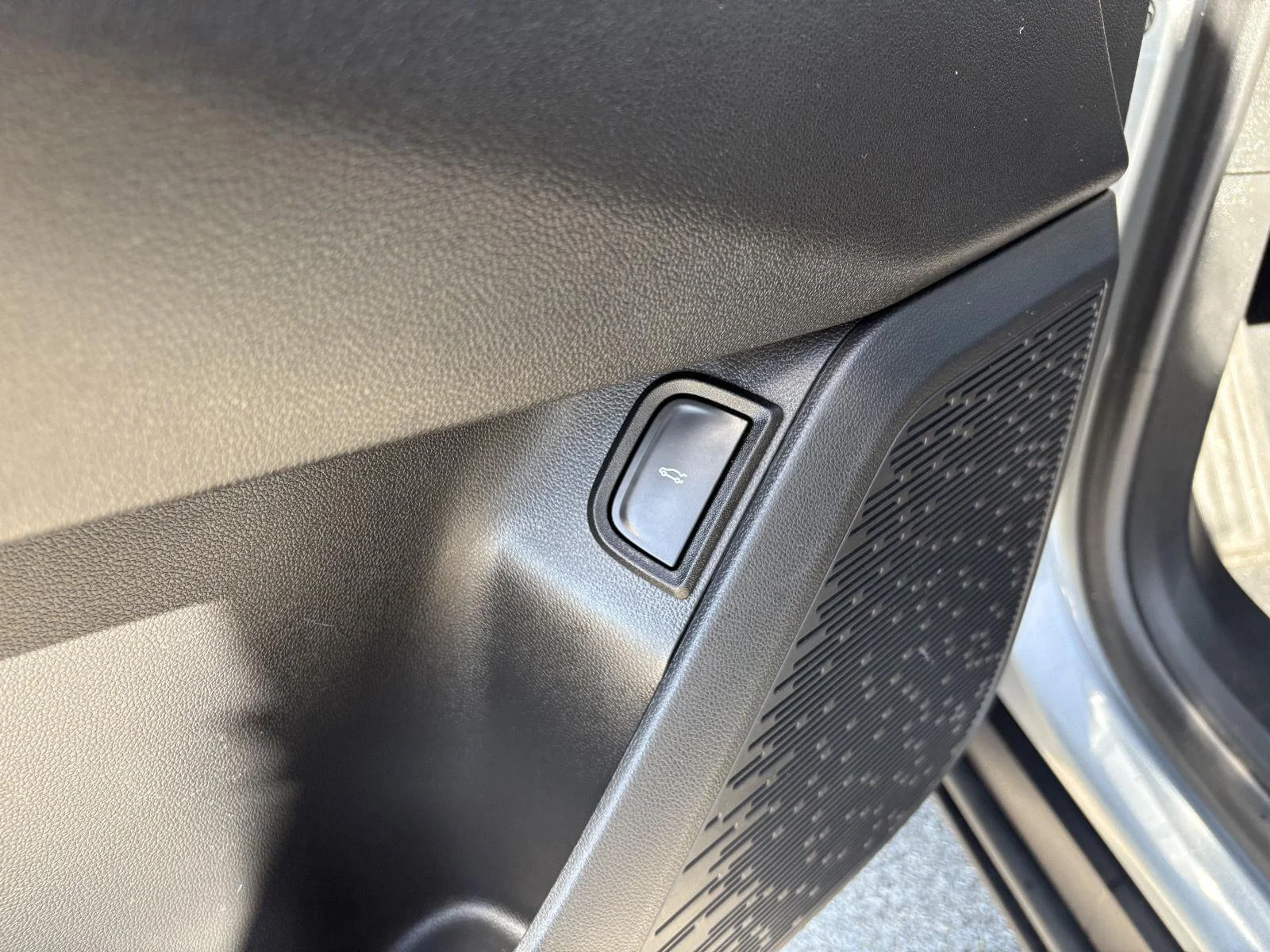 Used 2025 Sterling Gray Metallic Chevrolet AWD LT image 30