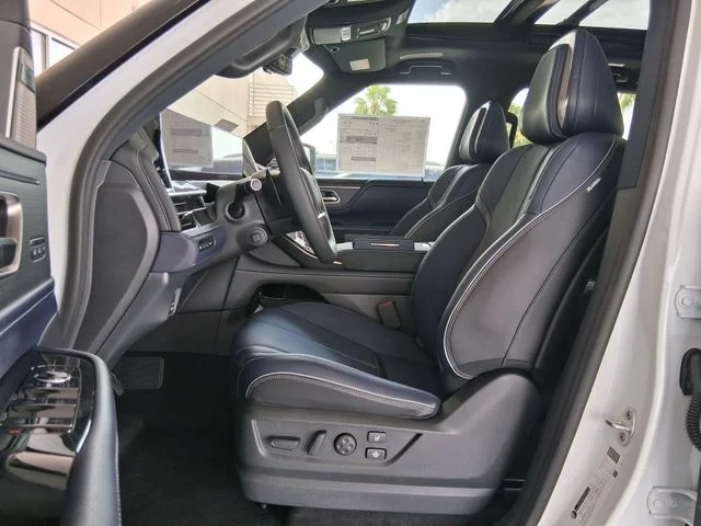 New 2026 2T RADIANT WHIT INFINITI Sport 4WD image 26