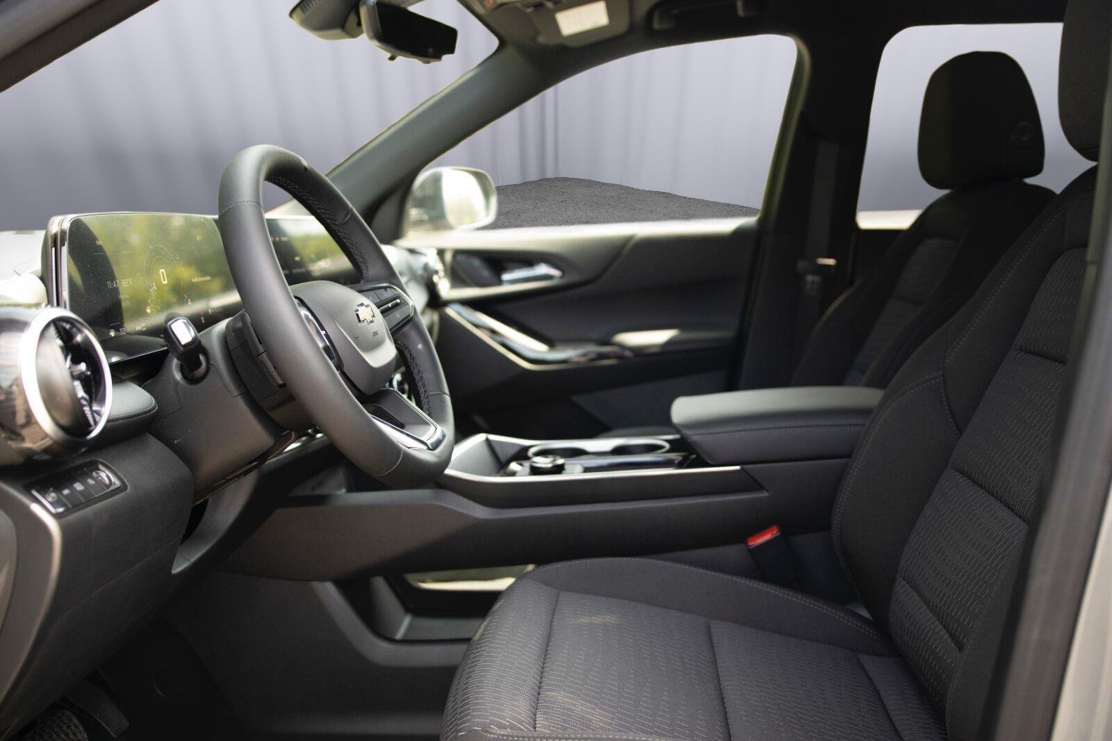 2026 Chevrolet Equinox LT - Photo 13