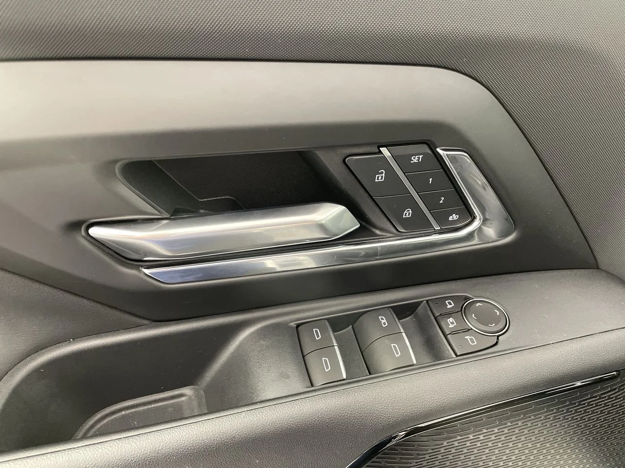2025 Chevrolet Silverado EV LT - Photo 82
