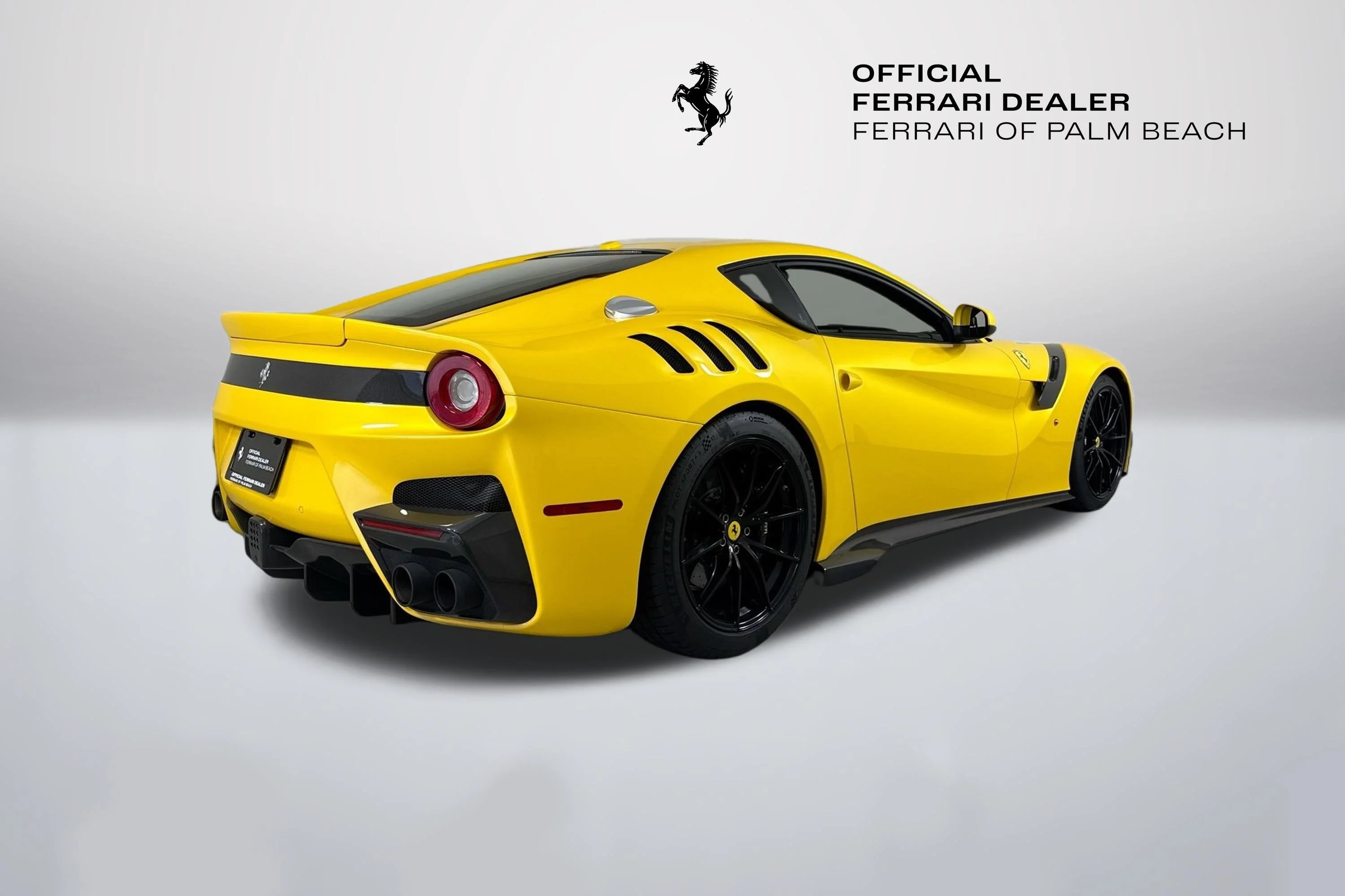 Certified Used 2017 Giallo Triplo Strato Ferrari Base image 7