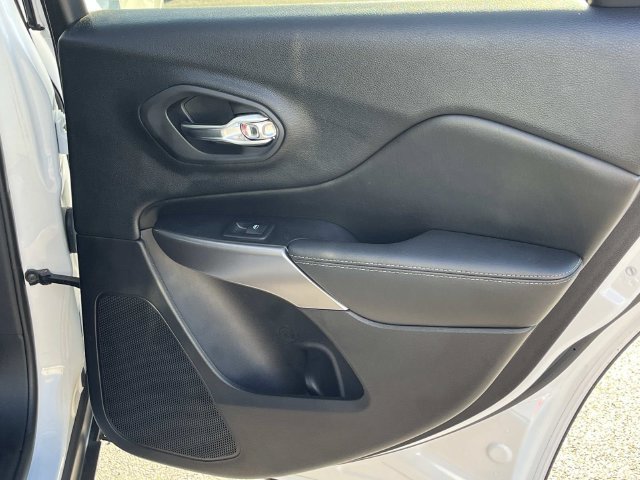 Used 2019 White Jeep Limited image 19