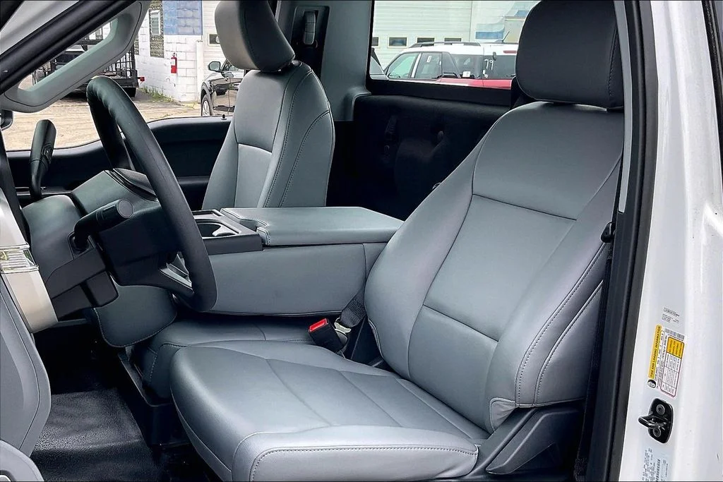 New 2026 Oxford White Ford F-250® XL image 24
