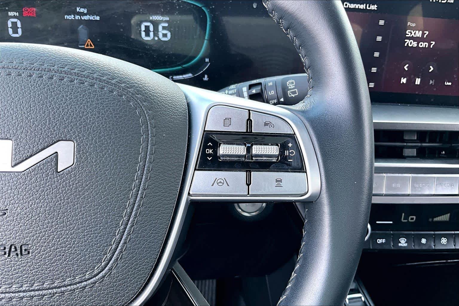 Used 2025 Glacial White Pearl Kia S image 22