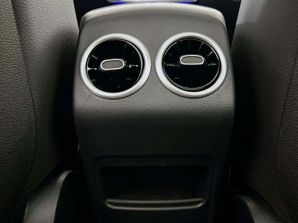 2026 Mercedes-Benz GLB AMG GLB 35 - Photo 26