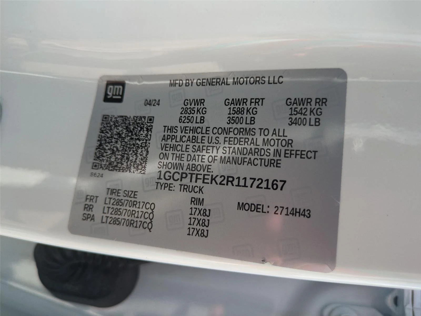 Used 2024 Summit White Chevrolet 4WD ZR2 image 42