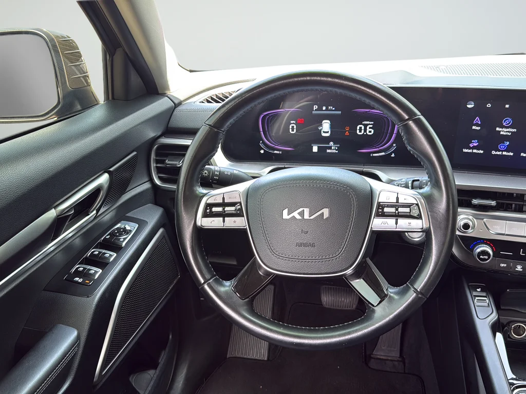 Certified Used 2025 Green Kia S image 34