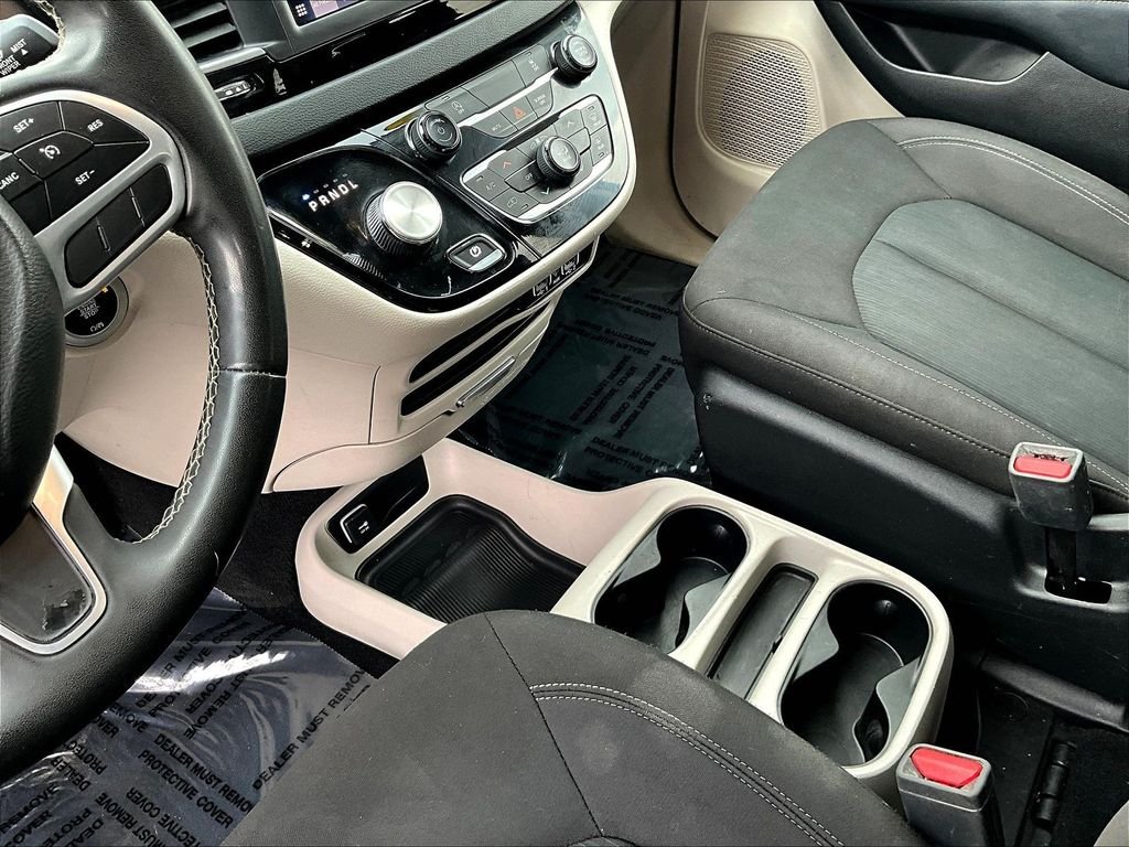 Used 2023 Black Chrysler LX image 20
