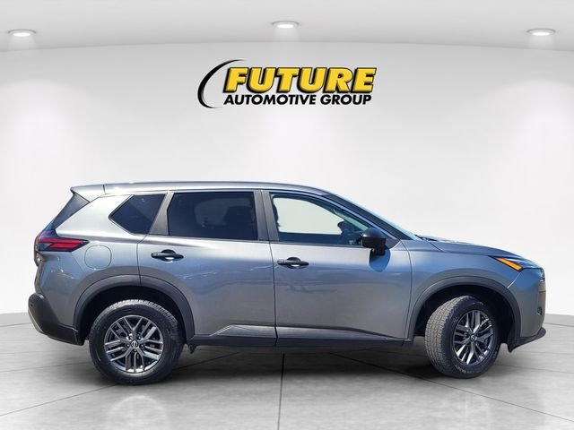 Used 2023 Gray Nissan S image 3