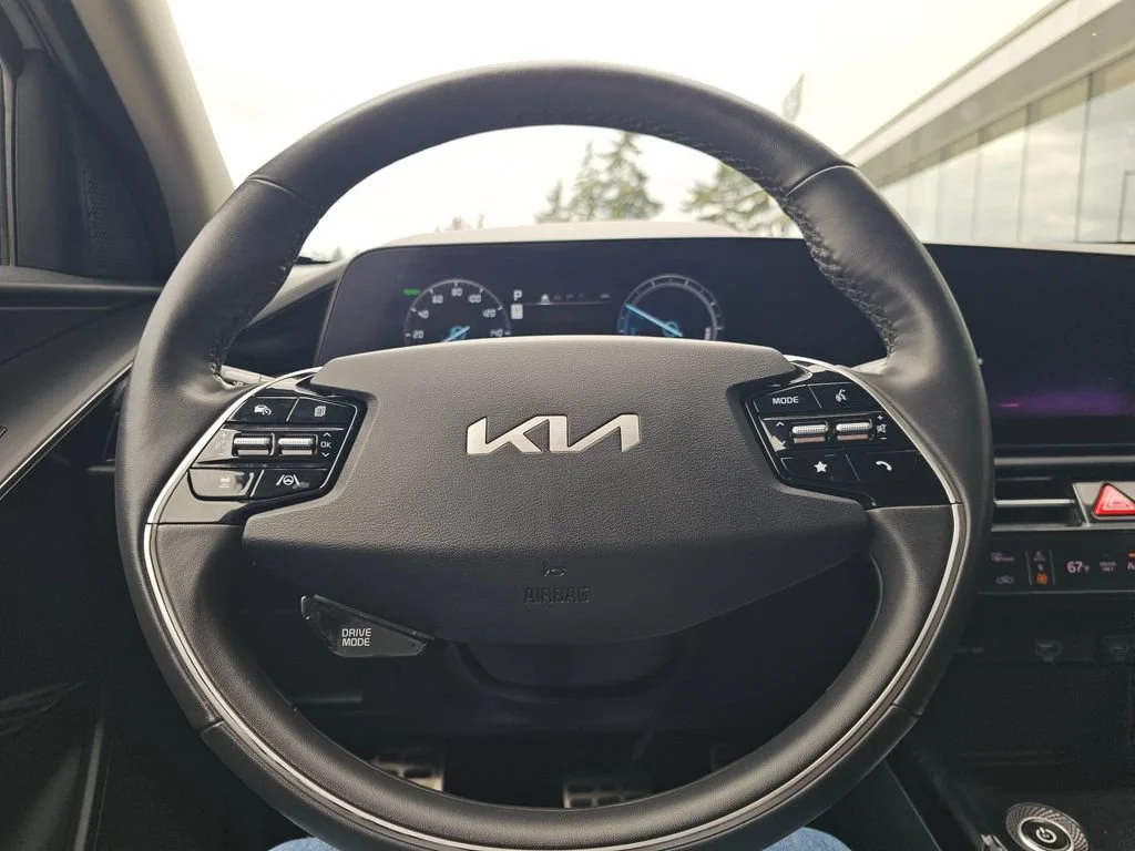 Used 2023  Kia Wave image 27